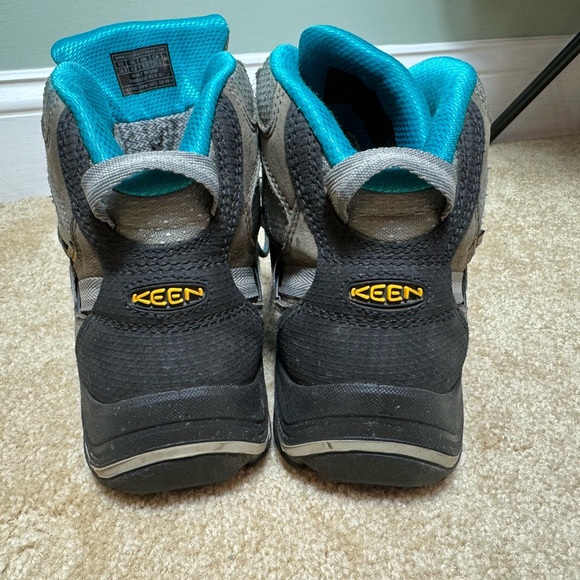 Keen Hiking Boots - Picture 5 of 8